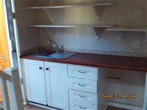 0.5 Bed Garden Cottage in Clarendon