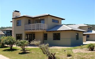 3 Bedroom House in Hartenbos Landgoed