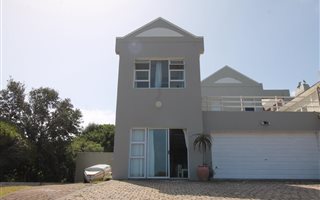 2 Bedroom House in Royal Alfred Marina