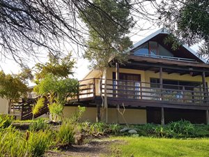4 Bed House in Hunters Home
