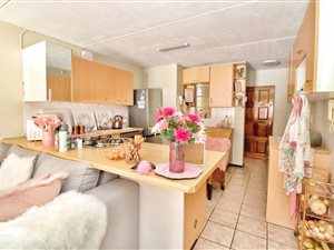 2 Bed Apartment in Marlands