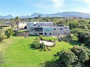 7 Bed House in Wilderness Heights