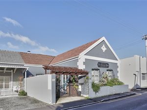 4 Bed House in Harfield Village