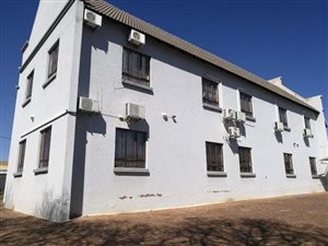 220 m² Commercial space in Lyttelton Manor