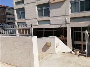 1 Bed Apartment in Humewood