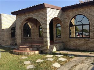 3 Bed House in Acaciaville