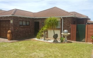 2 Bedroom House in Charlo