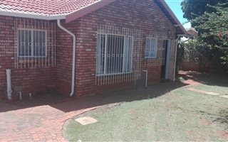 3 Bedroom House in Clarina