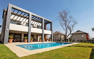 2 Bedroom Apartment in Lonehill