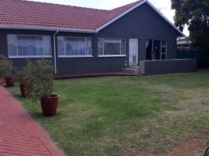 4 Bed House in General Alberts Park