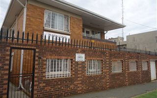 2 Bedroom Apartment in Rosettenville