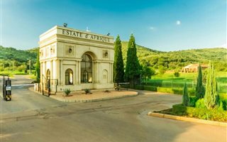 1571 m² Land available in Estate D Afrique