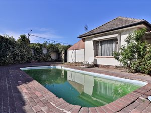 4 Bed House in Boston