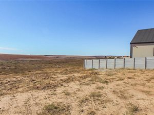 735 m² Land available in Vredenburg