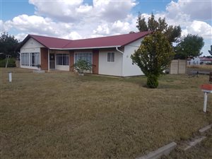 4 Bed House in Reddersburg
