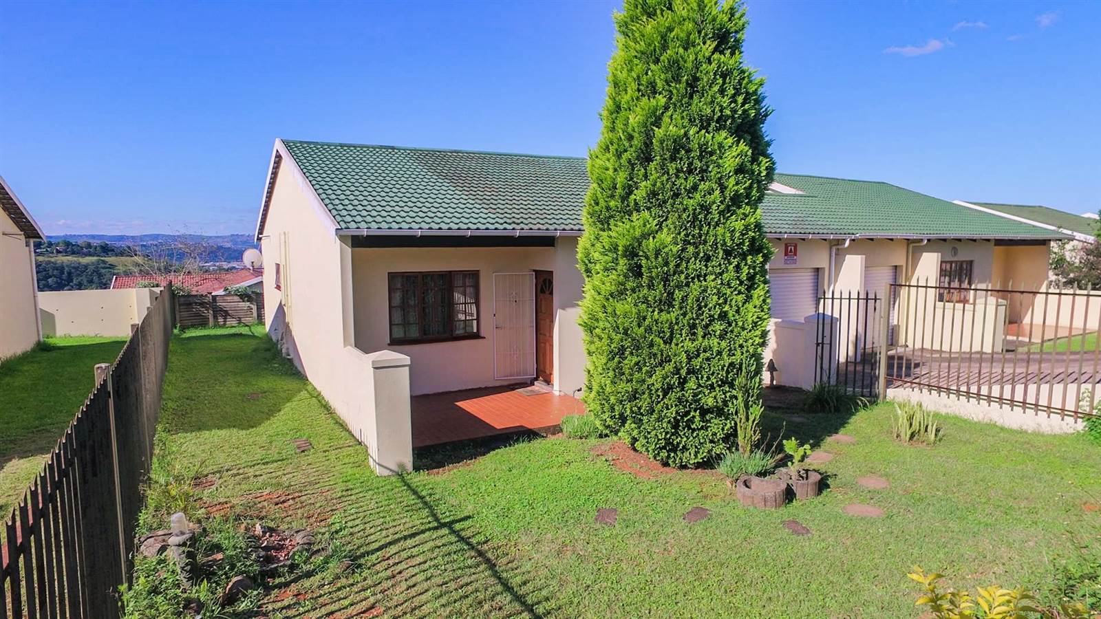 3 Bedroom Townhouse in Signal Hill photo number 1