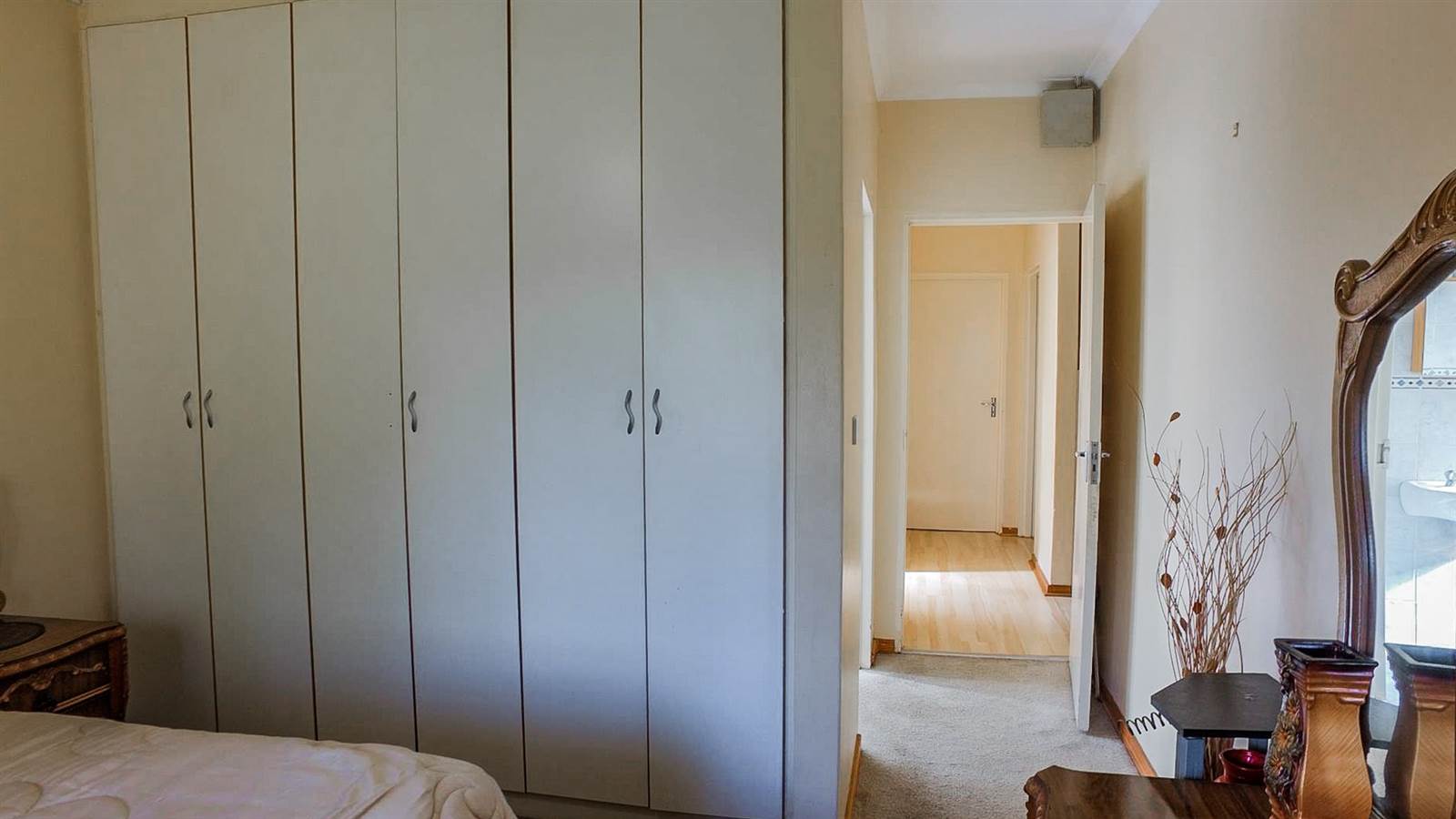 3 Bedroom Townhouse in Signal Hill photo number 16