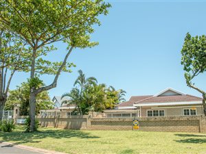 2 Bed Apartment in Meerensee