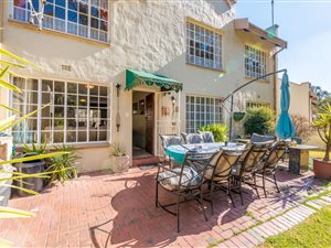 2 Bed Apartment in Helderkruin