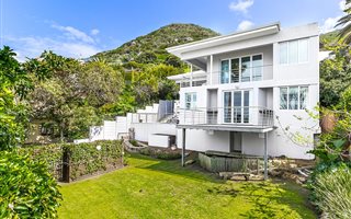 6 Bedroom House in St James