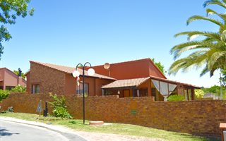 2 Bedroom Cluster in Bromhof