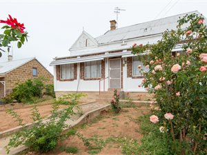 4 Bed House in Oudtshoorn Central
