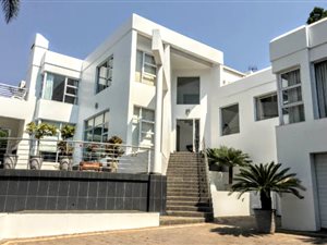 4 Bed House in Waterkloof