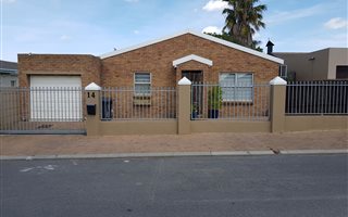4 Bedroom House in Oakglen
