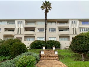 3 Bed Apartment in Bantry Bay
