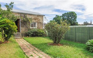 260 m² Office Space in Grahamstown Central