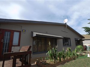 4 Bedroom House in Heuwelkruin