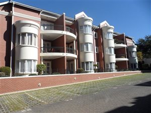 3 Bed Apartment in Melrose North