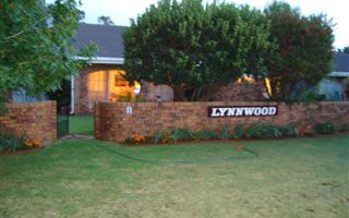 3 Bedroom Simplex in Three Rivers