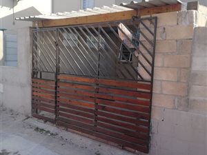 2 Bed House in Pelikan Park