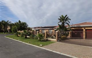 4 Bedroom House in Sonstraal Heights