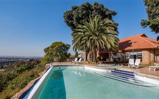 8 Bedroom House in Houghton Estate