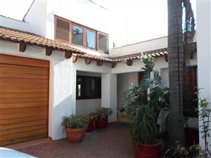 4 Bed House in Kew