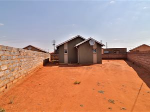 3 Bed House in Protea Glen