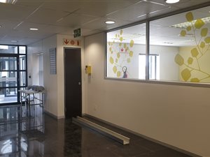 324 m² Office Space in Strubens Valley