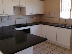 2 Bed Townhouse in Strubens Valley