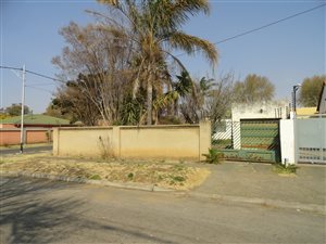 2 Bed House in Bezuidenhout Valley