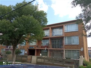 1 Bed Apartment in Vereeniging Central