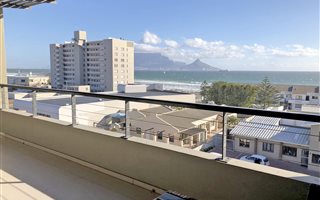 2 Bedroom Apartment in Bloubergstrand