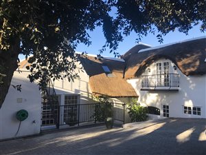 10 Bed House in Lakeside