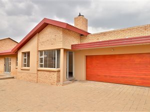 3 Bed House in Langenhoven Park