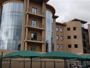 431 m² Office Space in Bruma