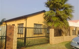 3 Bedroom House in Protea North