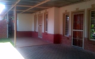 5 Bedroom House in Eloffsdal