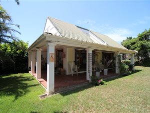 4 Bedroom Townhouse in Bonza Bay