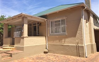 3 Bedroom House in Kensington